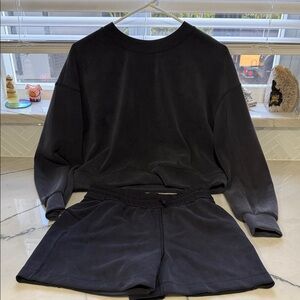 Lululemon Sweatshirt and Shorts Set